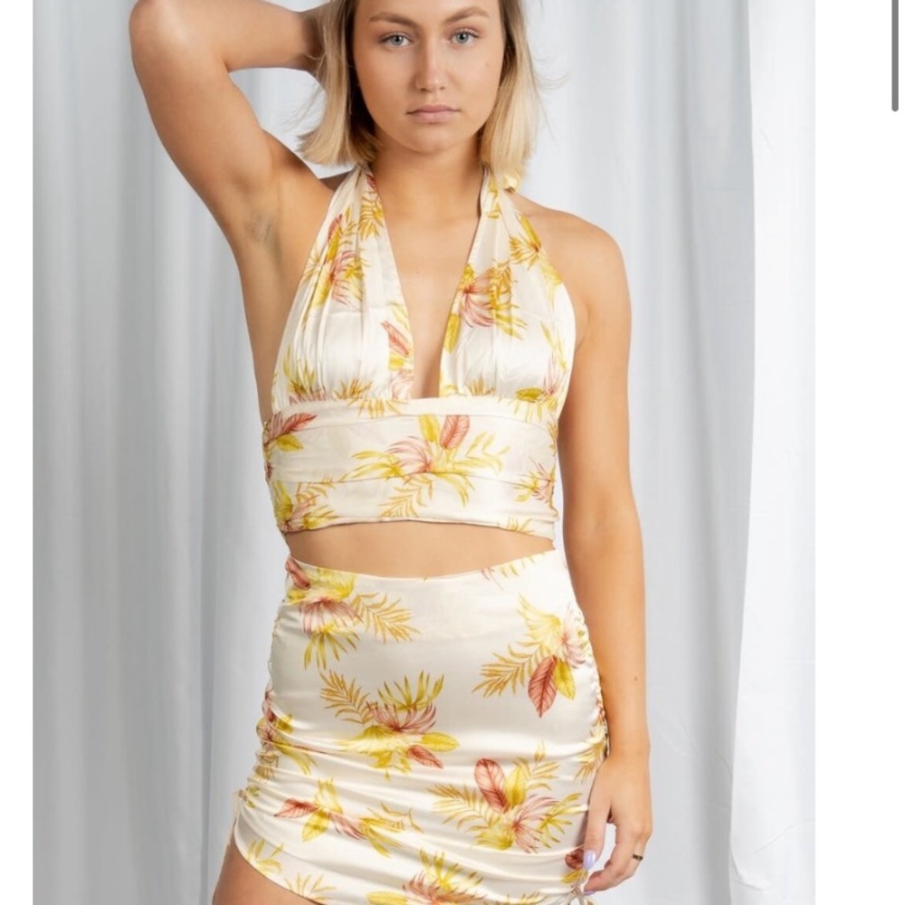 LeLis floral tie top